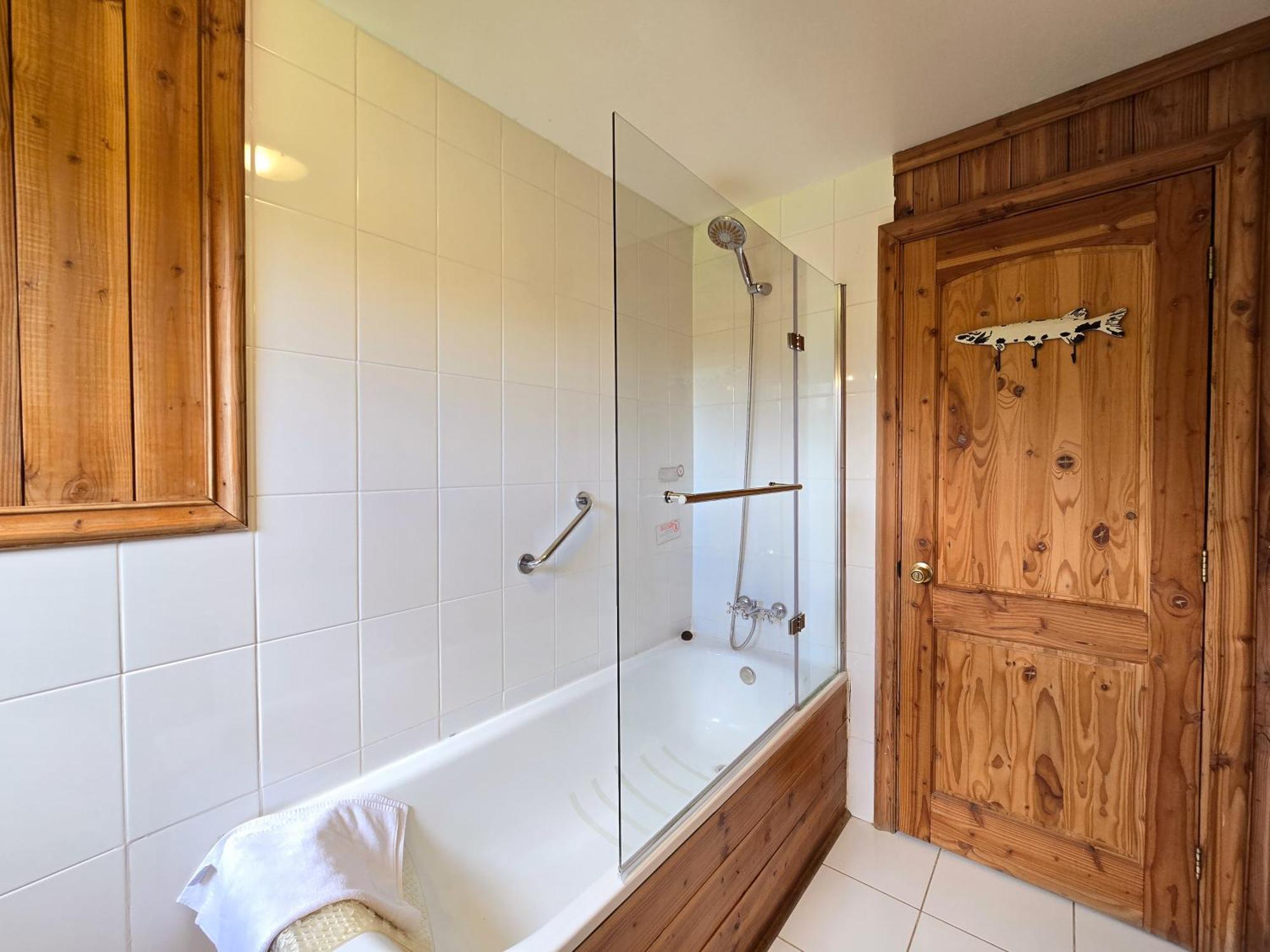 Andes Lodge, Puelo Patagonia Hotel *