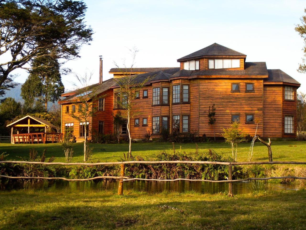 Andes Lodge, Puelo Patagonia Puelo River